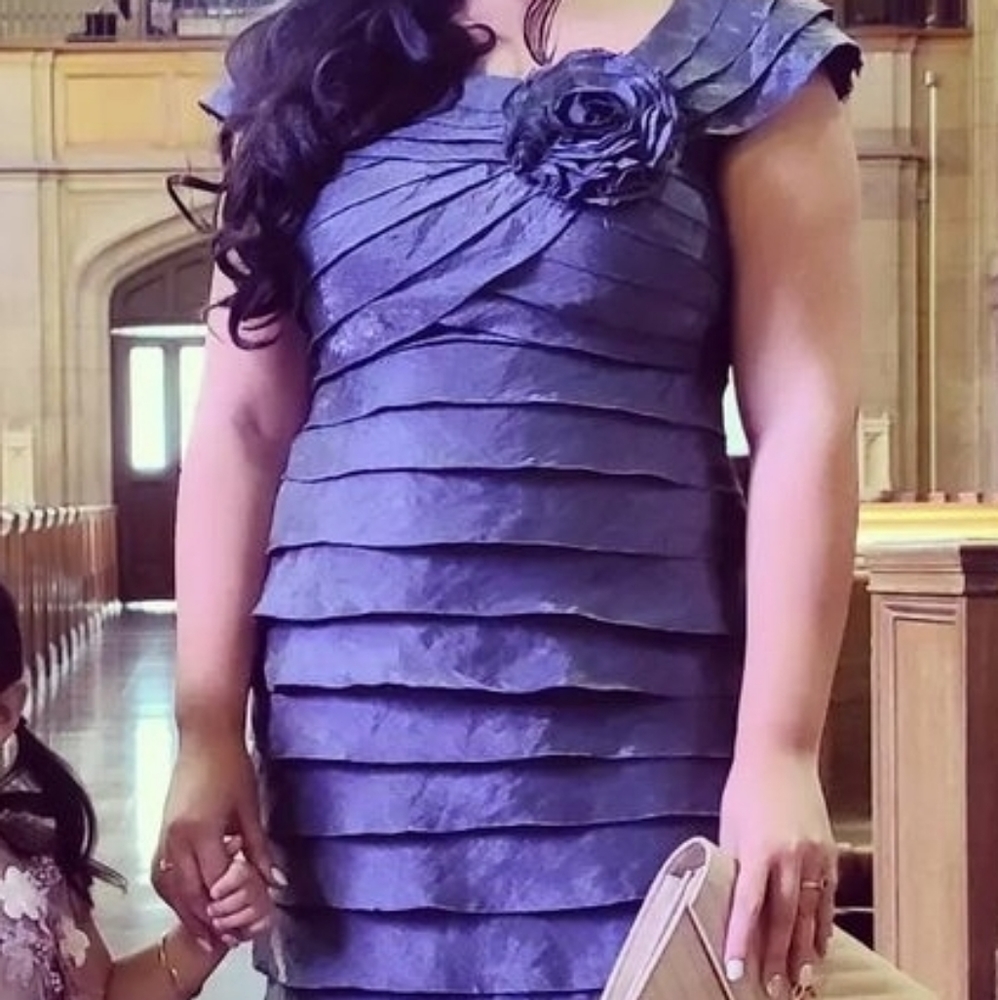 London Times Layered Tiered Silver Shimmer Dress Size 6